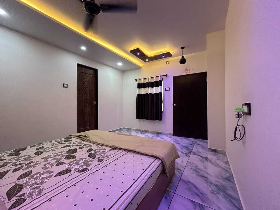 Deluxe Room | Desk, free WiFi