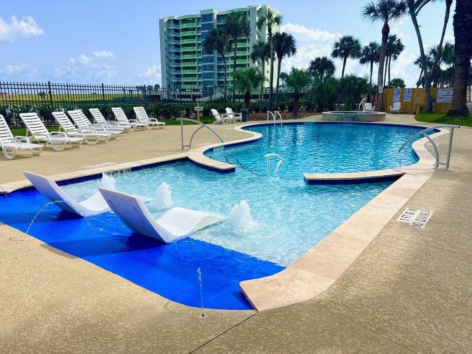 Now Open new heated pool, splash pad & hot tub!