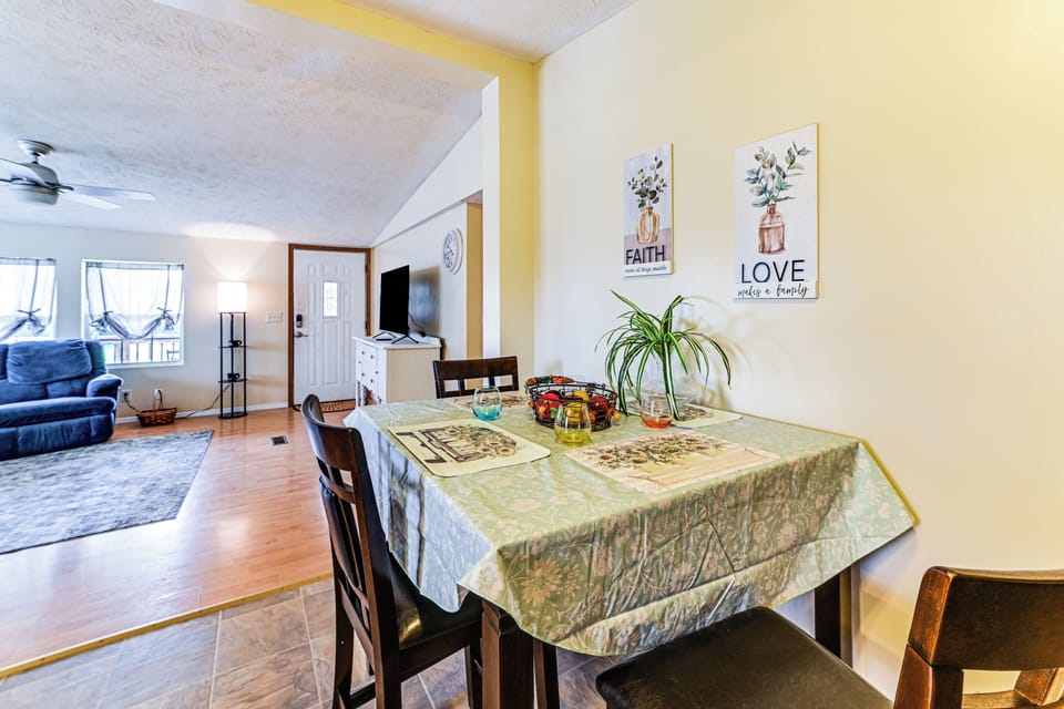 House (3 Bedrooms) | Interior