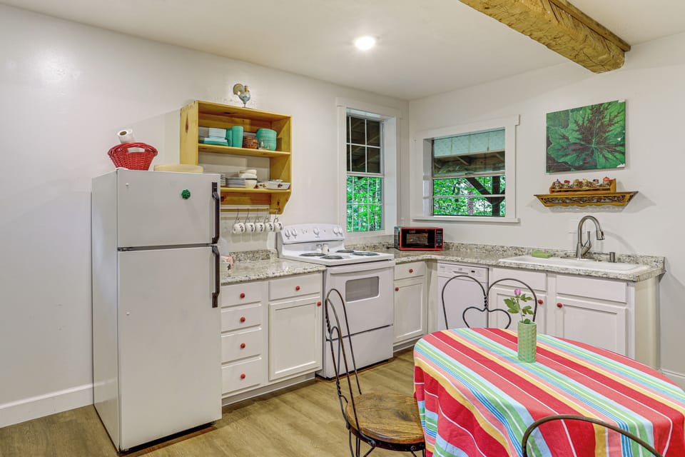 House (2 Bedrooms) | Interior