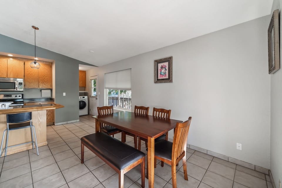 House, 3 Bedrooms | Dining