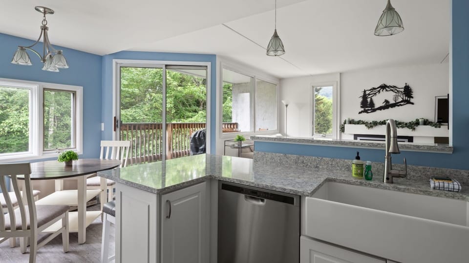 Condo, 2 Bedrooms | Private kitchen | Fridge, oven, coffee/tea maker, electric kettle