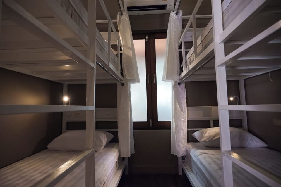 Bunk Bed - Mixed Dormitory Room 2 - 20 beds | Iron/ironing board, free WiFi, bed sheets