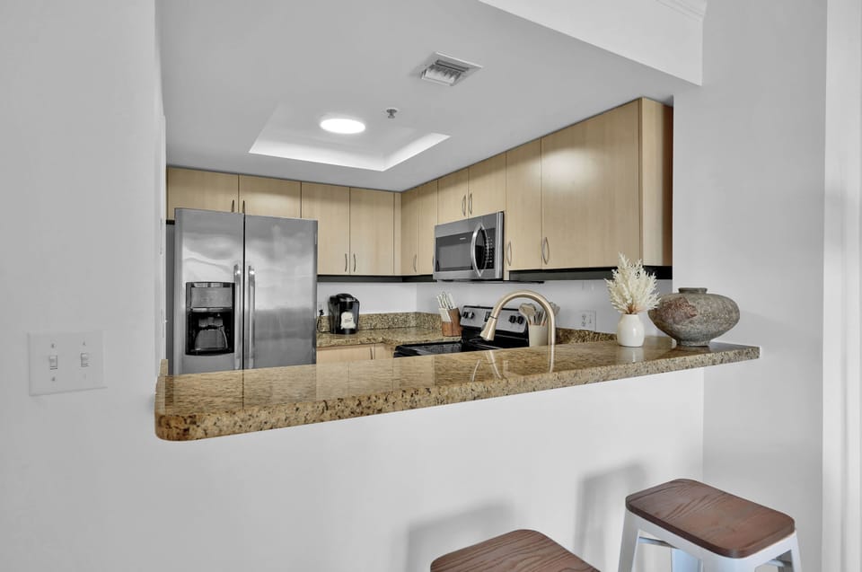 Comfort Apartment, 1 King Bed with Sofa bed, Balcony, City View | Private kitchen