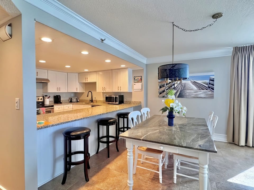 Great Kitchen with Breakfast Bar & 6 Top Dining