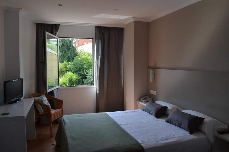 In-room safe, desk, free WiFi, bed sheets