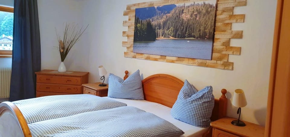 Double Room, Non Smoking | Hypo-allergenic bedding, individually decorated, individually furnished