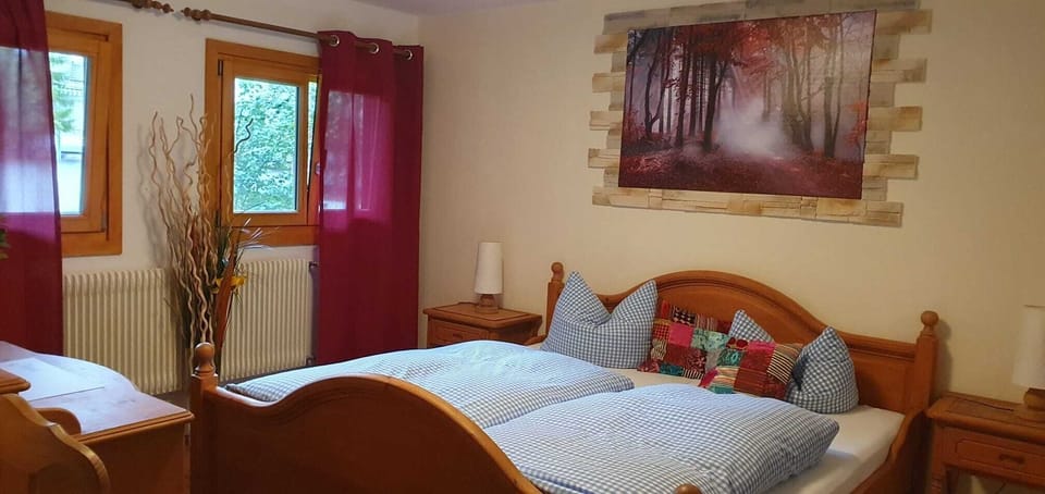 Double Room, Non Smoking | Hypo-allergenic bedding, individually decorated, individually furnished