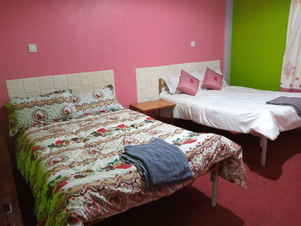 Standard Single Room | Desk, laptop workspace, WiFi (free)