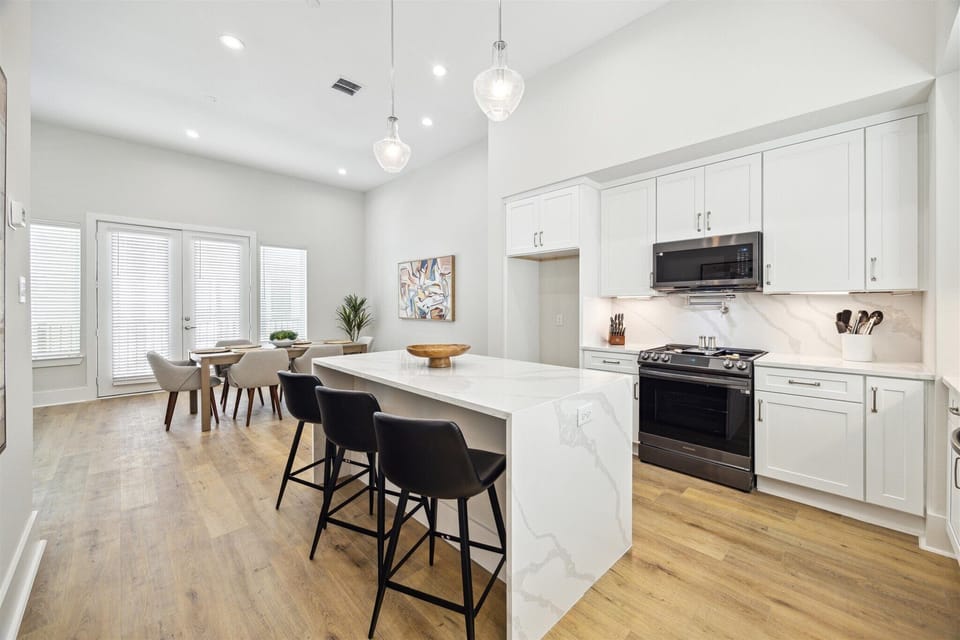 Chef's Kitchen — Level 2 Quartz Island, Black-Toned Stainless, Walk-In Pantry