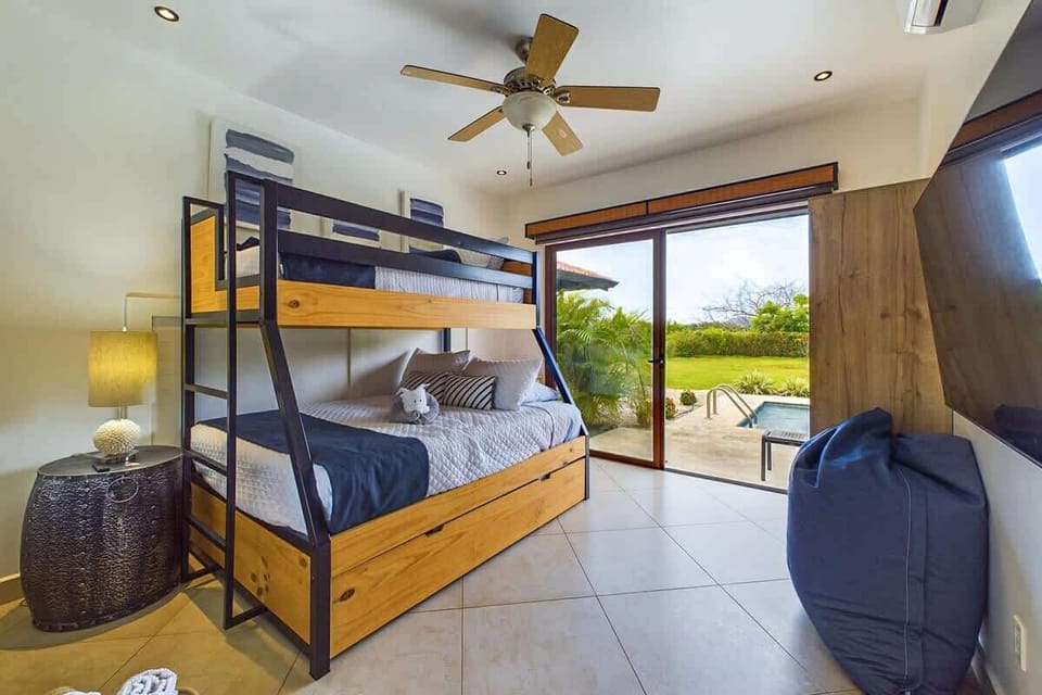 Guest bedroom, flat screen TV