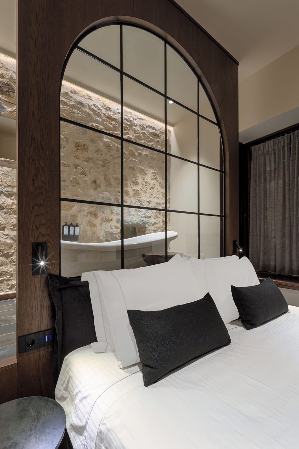 Egyptian cotton sheets, premium bedding, pillowtop beds, minibar
