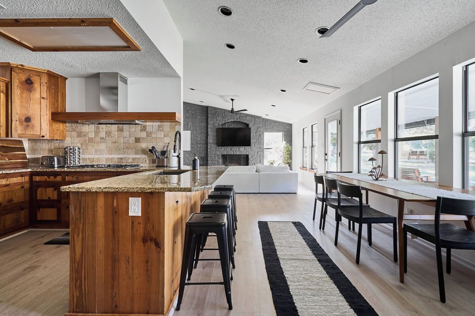 Kitchen and Breakfast Table