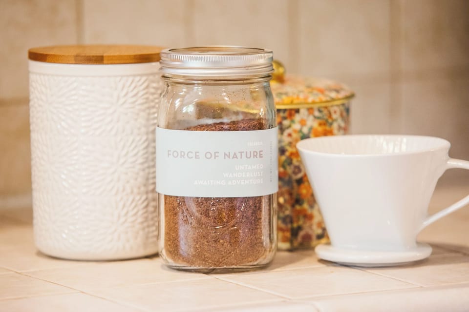 Keurig, pour-over and french press options with local grinds. 