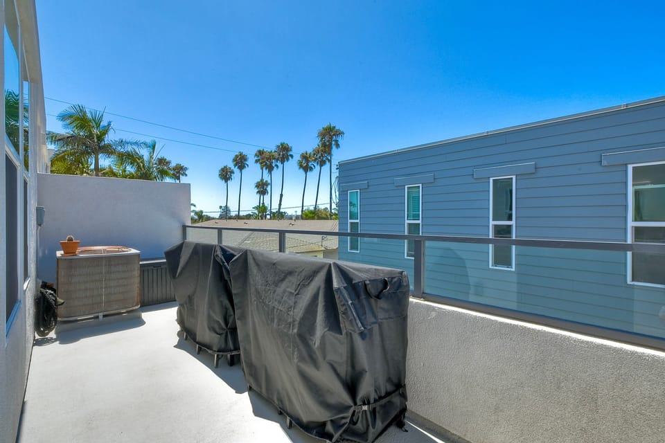 Private Balcony (3rd floor) with outdoor seating