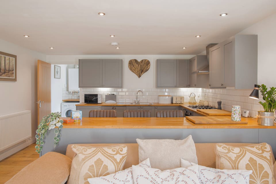 House, Garden View | Private kitchen | Electric kettle