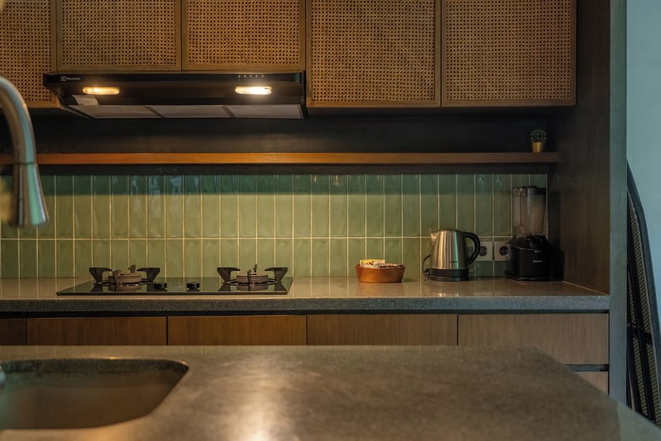 Luxury Villa, 5 Bedrooms, Kitchen, Garden View | Private kitchen | Electric kettle, dining tables
