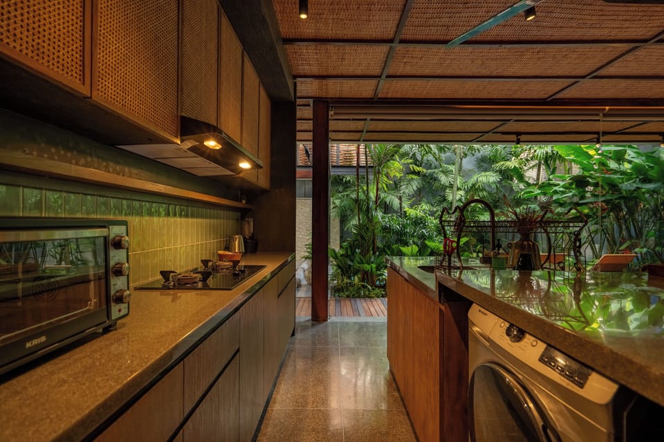 Luxury Villa, 5 Bedrooms, Kitchen, Garden View | Private kitchen | Electric kettle, dining tables