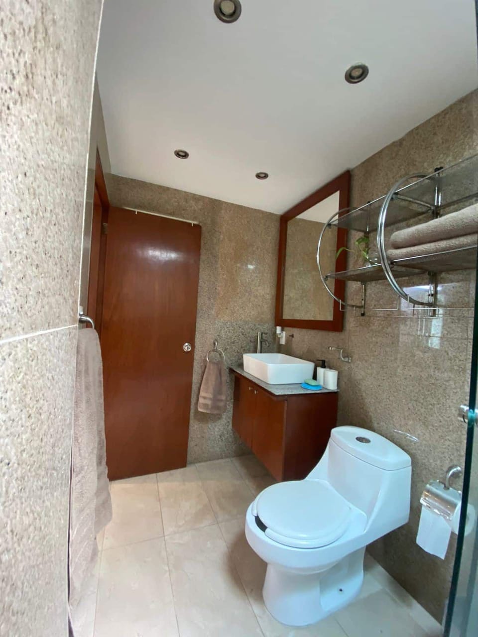 Deluxe Suite, Balcony, City View | Bathroom | Shower, towels, soap, shampoo