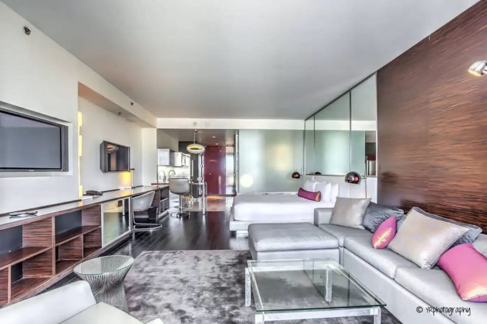 Condo, 1 Bedroom (158732) | 1 bedroom, individually decorated, individually furnished, free WiFi