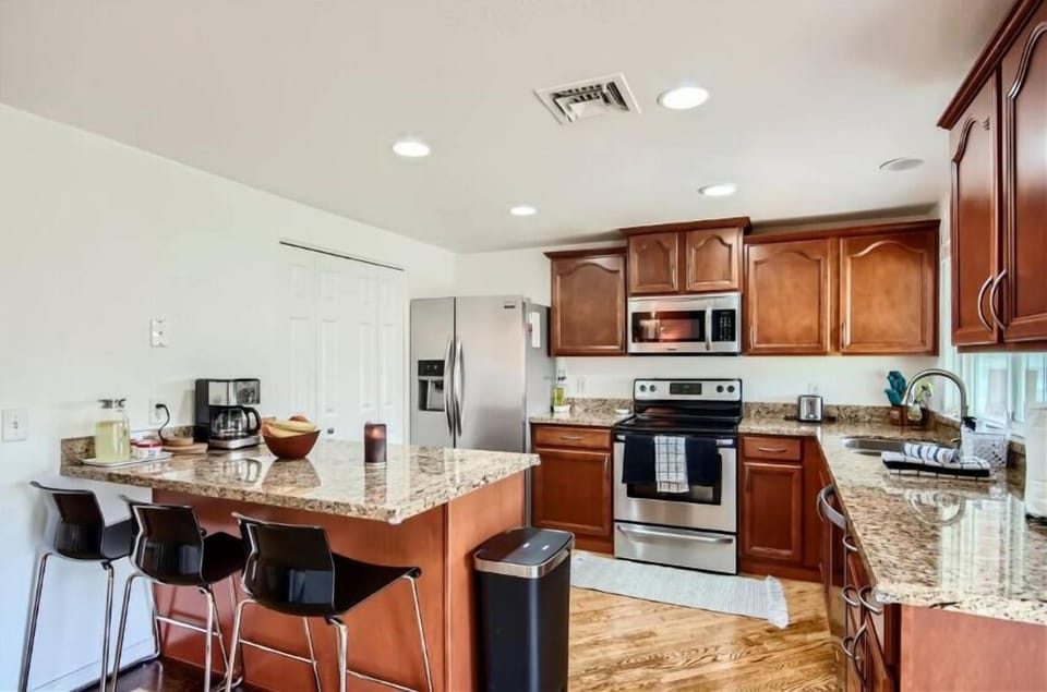 House, 3 Bedrooms (260430) | Private kitchen | Electric kettle