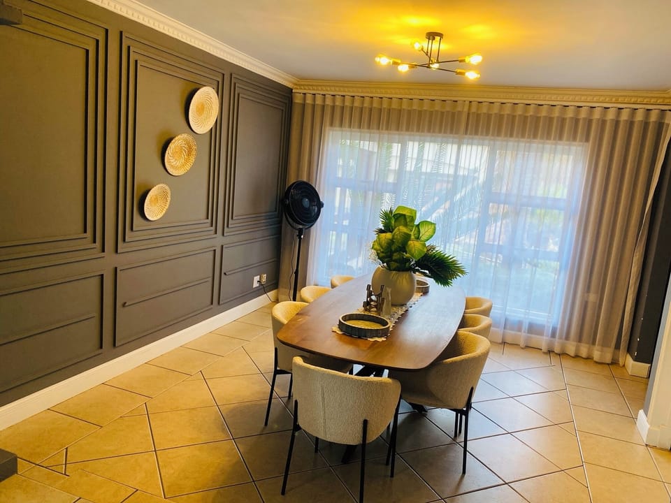 House, 4 Bedrooms, Balcony, Garden View | Dining room