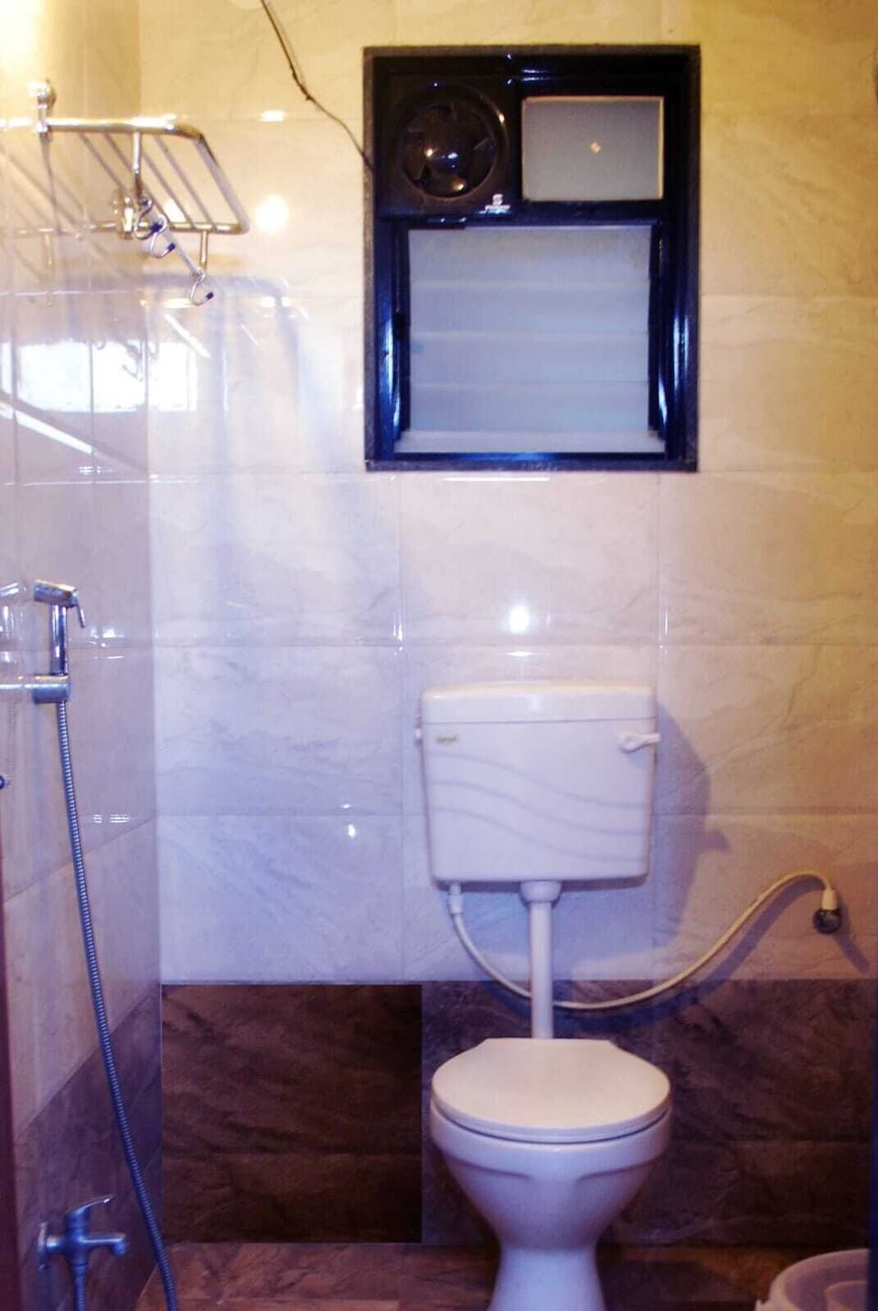 Shower, free toiletries, soap, shampoo
