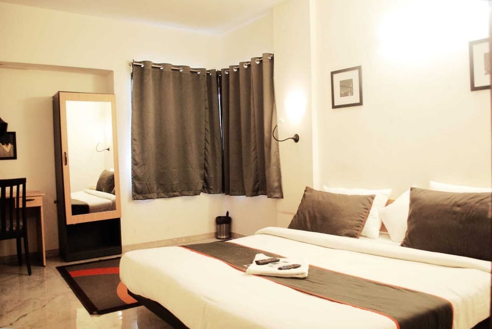 Deluxe Double Room | Free WiFi, bed sheets