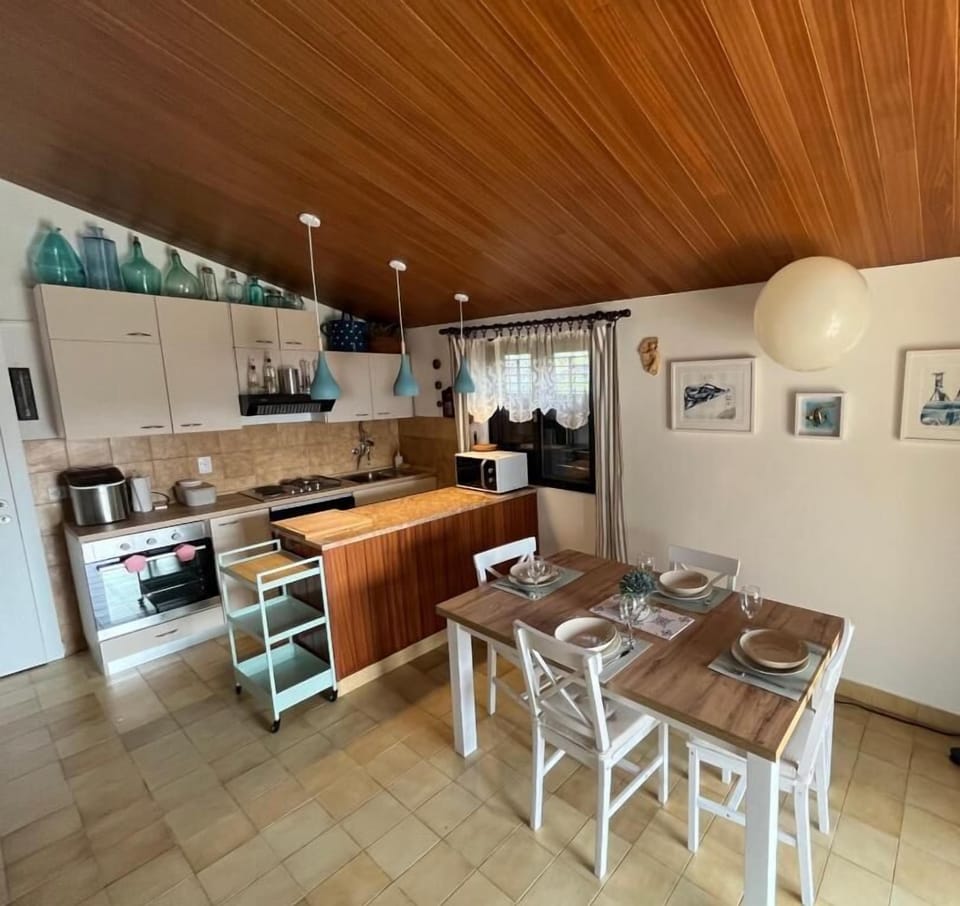 House | Private kitchen | Espresso maker, electric kettle