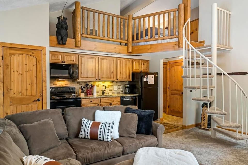 Great room open to loft