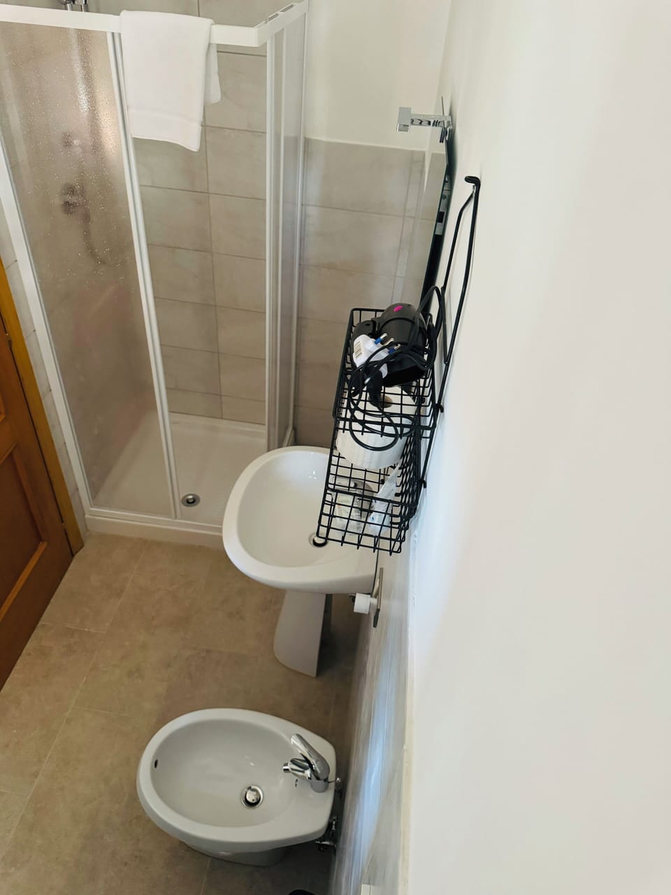 Basic Double Room, Balcony | Bathroom