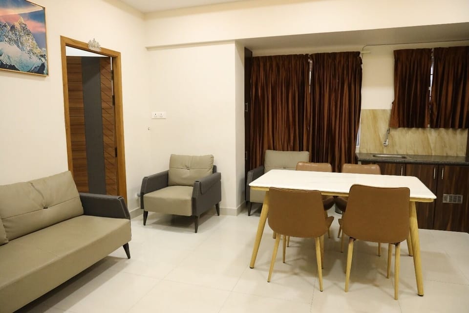 Family Villa | Dining room