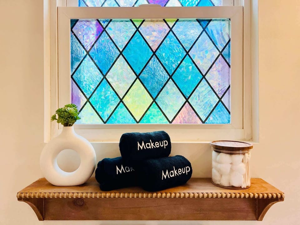 [Bathroom] (Make up towels)