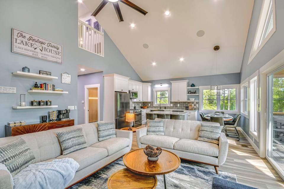 House (5 Bedrooms) | Interior