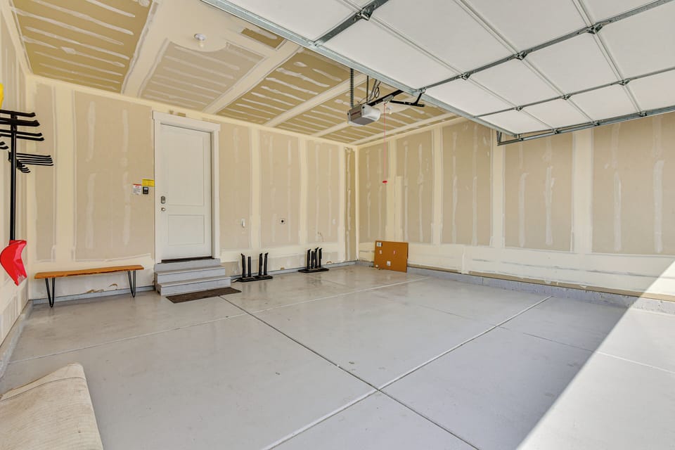 House (5 Bedrooms) | Interior