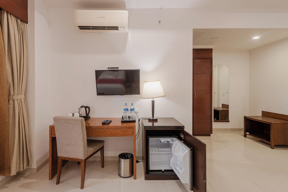 Deluxe Room, City View | Free WiFi, bed sheets