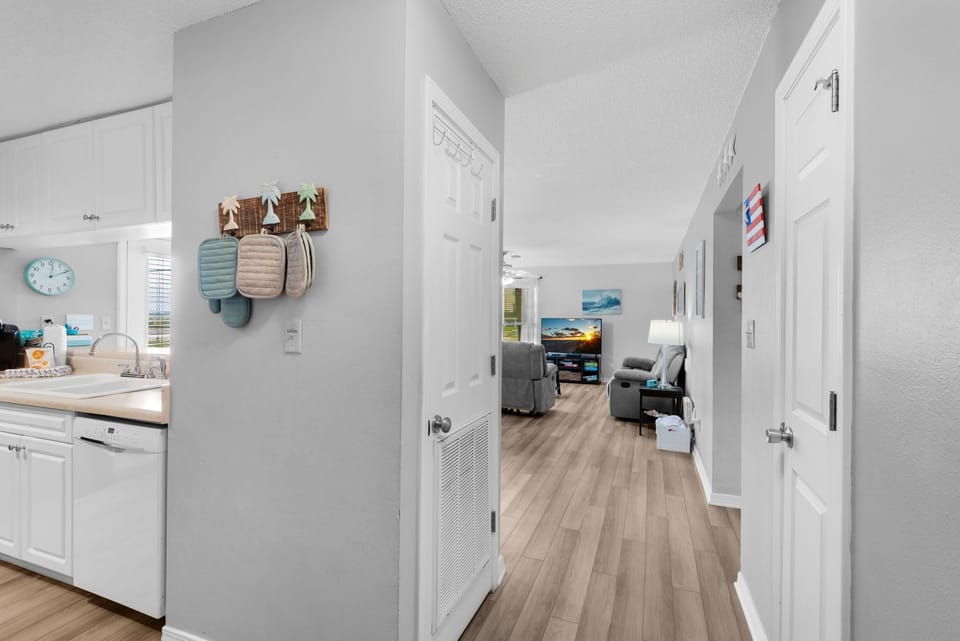 Kitchen to living room