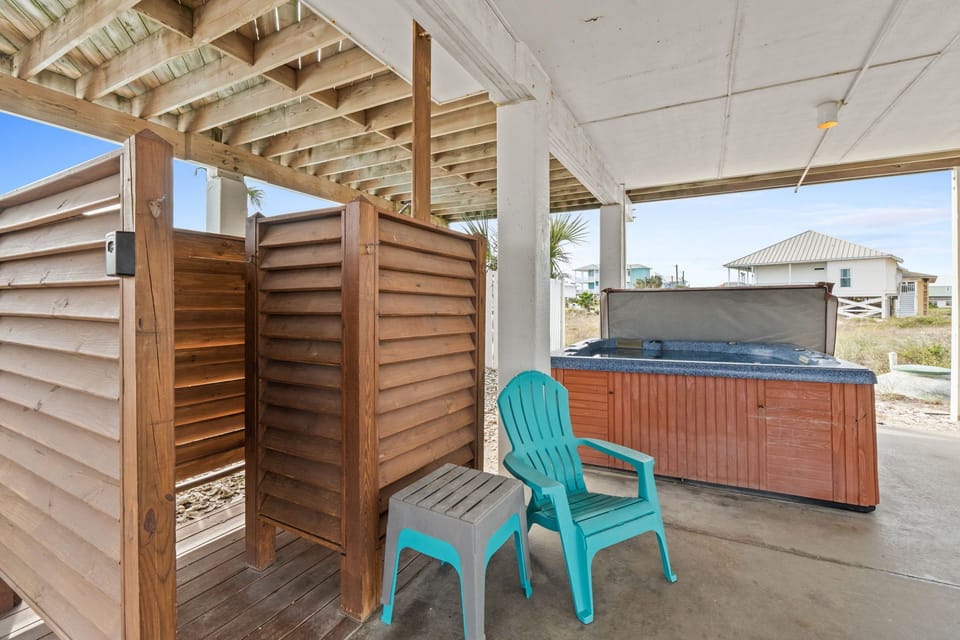 Hot Tub/Outdoor Shower