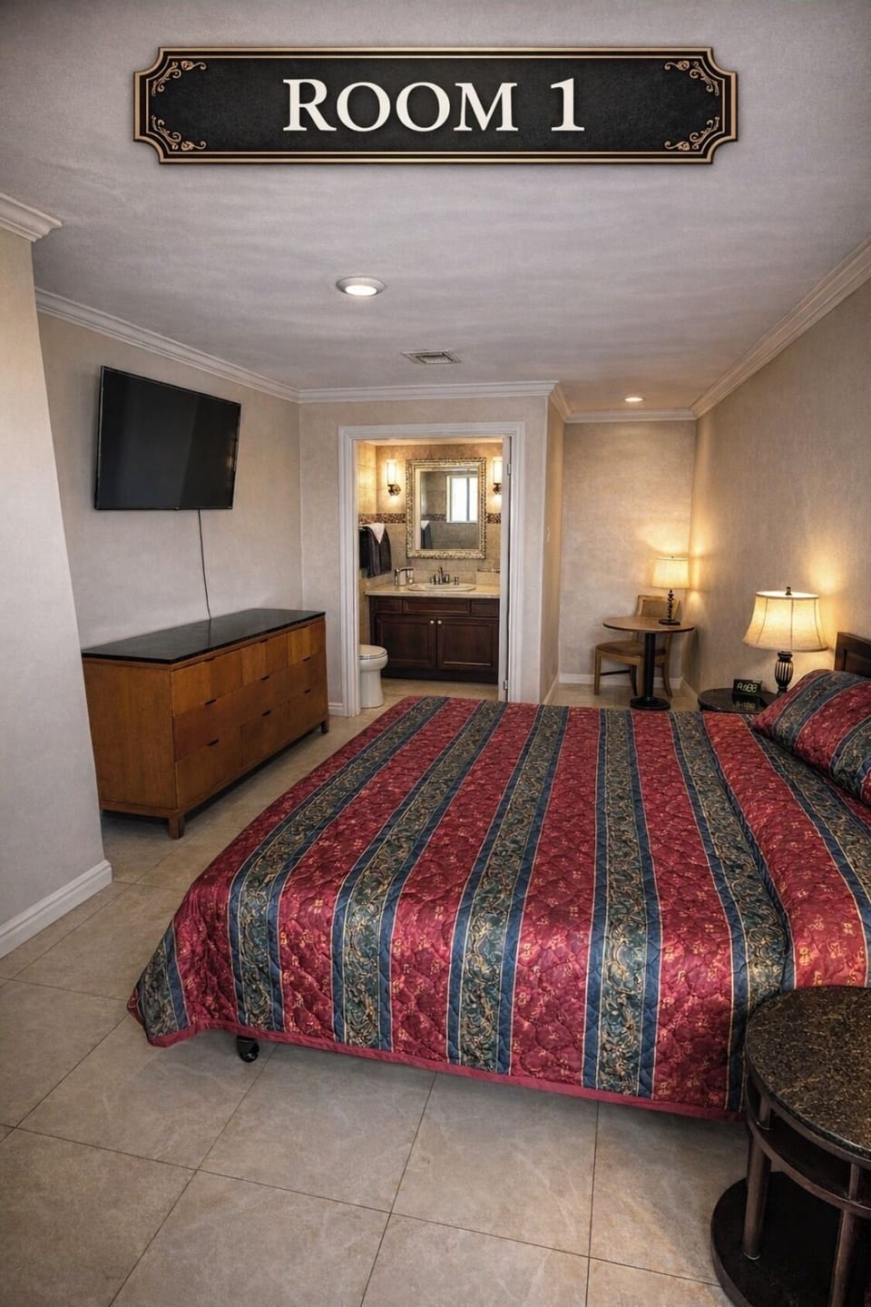 Deluxe Room | Down comforters, WiFi (free), bed sheets