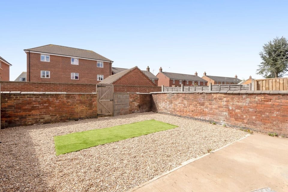 Spacious garden