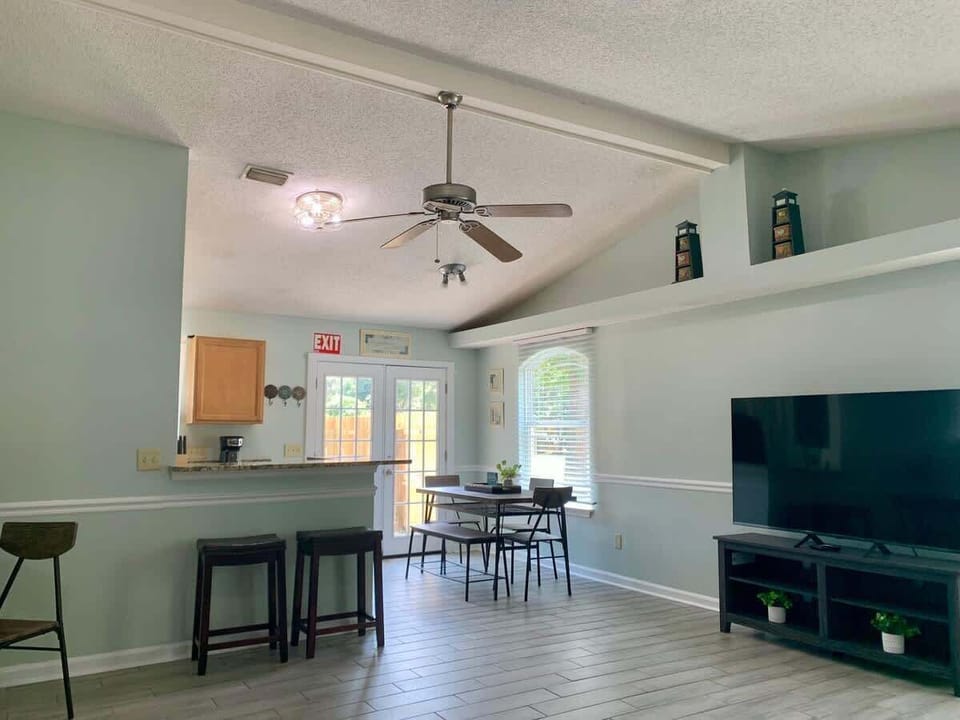 Living/Dining Room