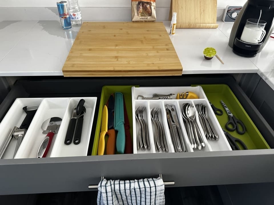 Full kitchen 