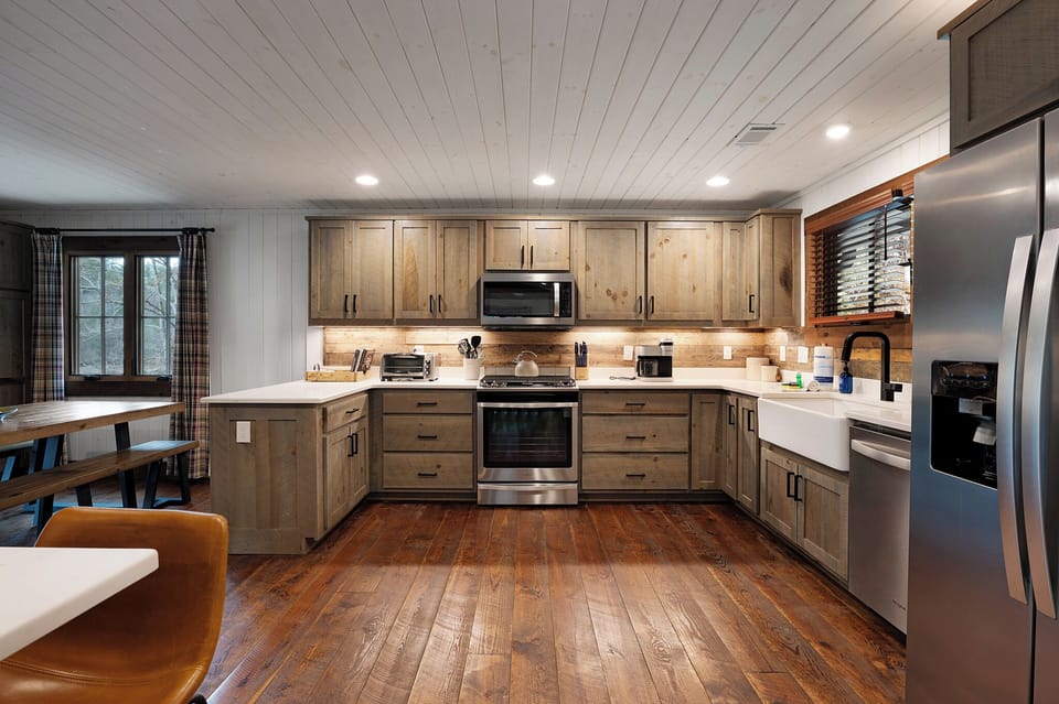 Around the Bend - Kitchen
