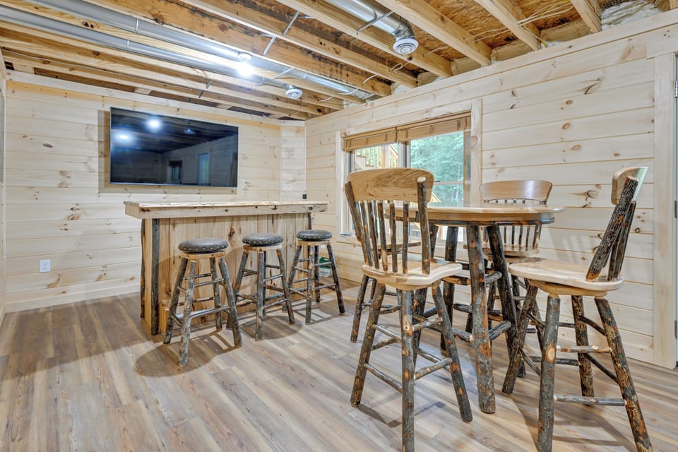 Game Table | Bar | Smart TV
