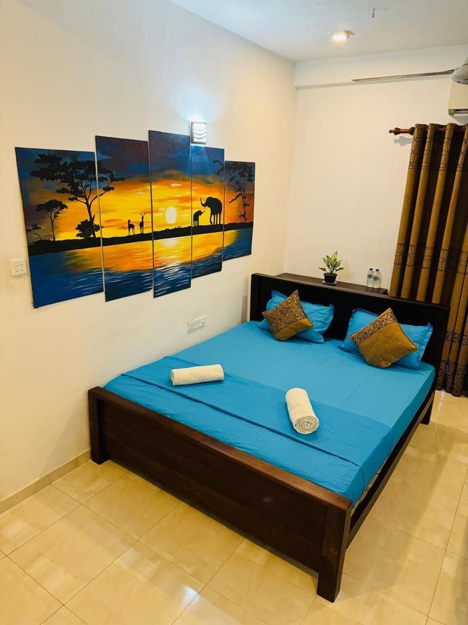 Deluxe Quadruple Room | Desk, soundproofing, iron/ironing board, free WiFi
