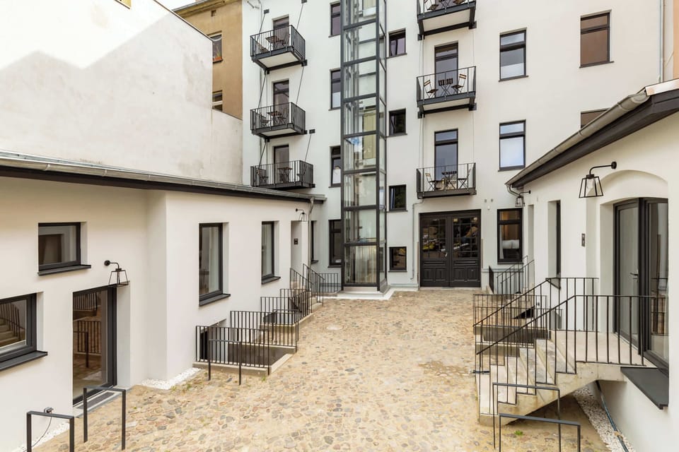 Minimal architecture focused on space and light – 
where old charm meets modern clarity.