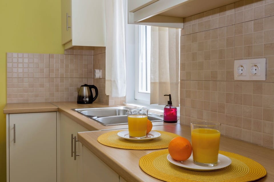 Electric kettle, toaster