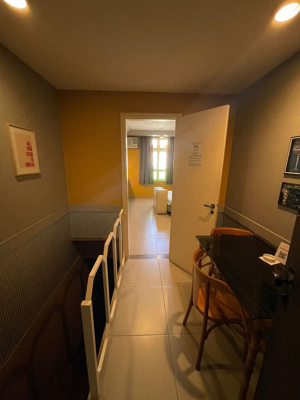 Basic Room | Living area