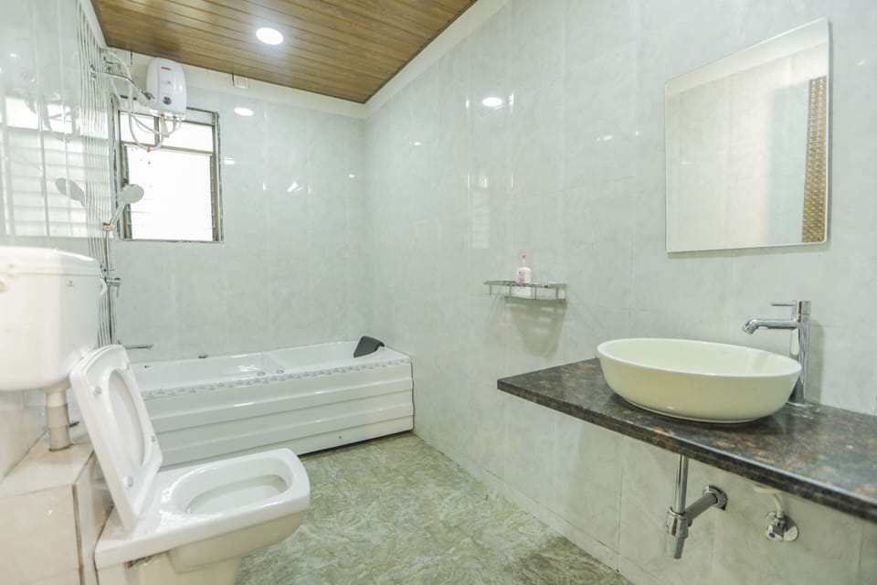Towels, soap, shampoo, toilet paper