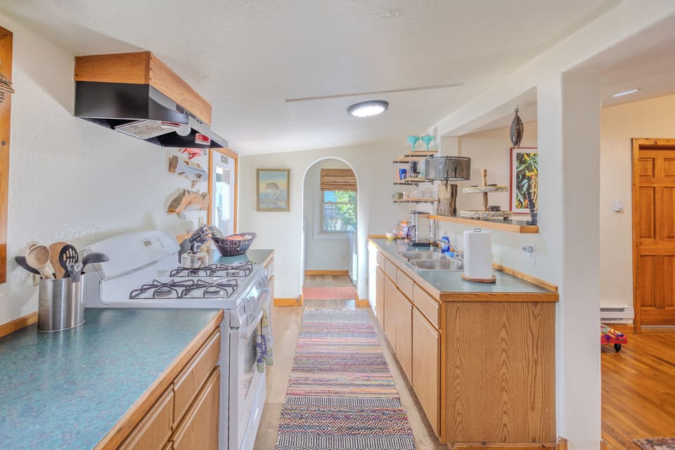 Fully Stocked Kitchen